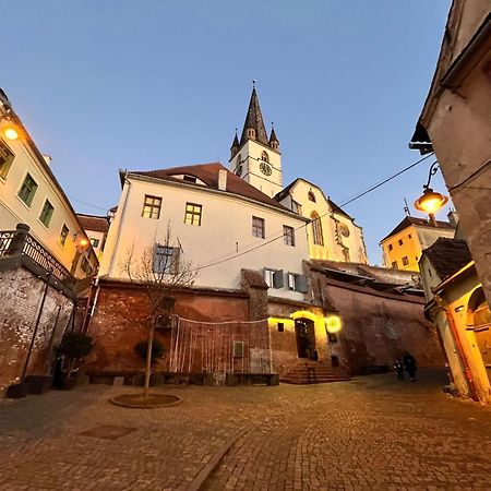 Ultracentral Medieval Apartment Hermannstadt Exterior foto